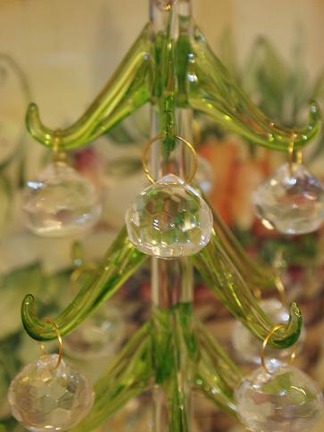 揺れるガラス玉