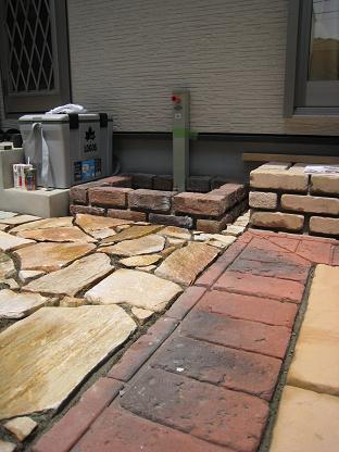 ���¤���Ω����