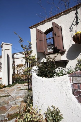 ディーズパティオ「鎧戸」