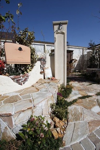 ポスト「アンジュ」