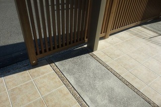 プラスG縦格子スクリーン