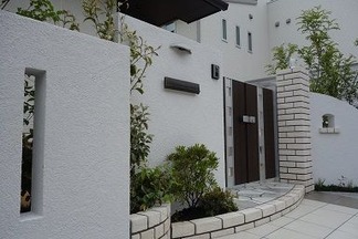 スリットのある壁
