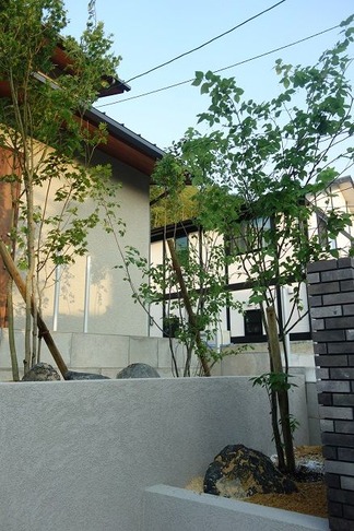 植栽作業中