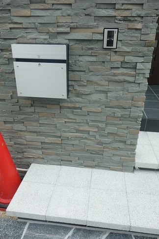 スタイリッシュなエントランス