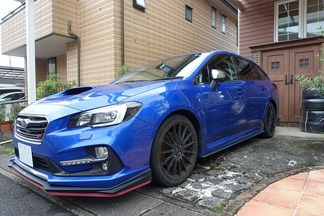 レヴォーグSTIスポーツ