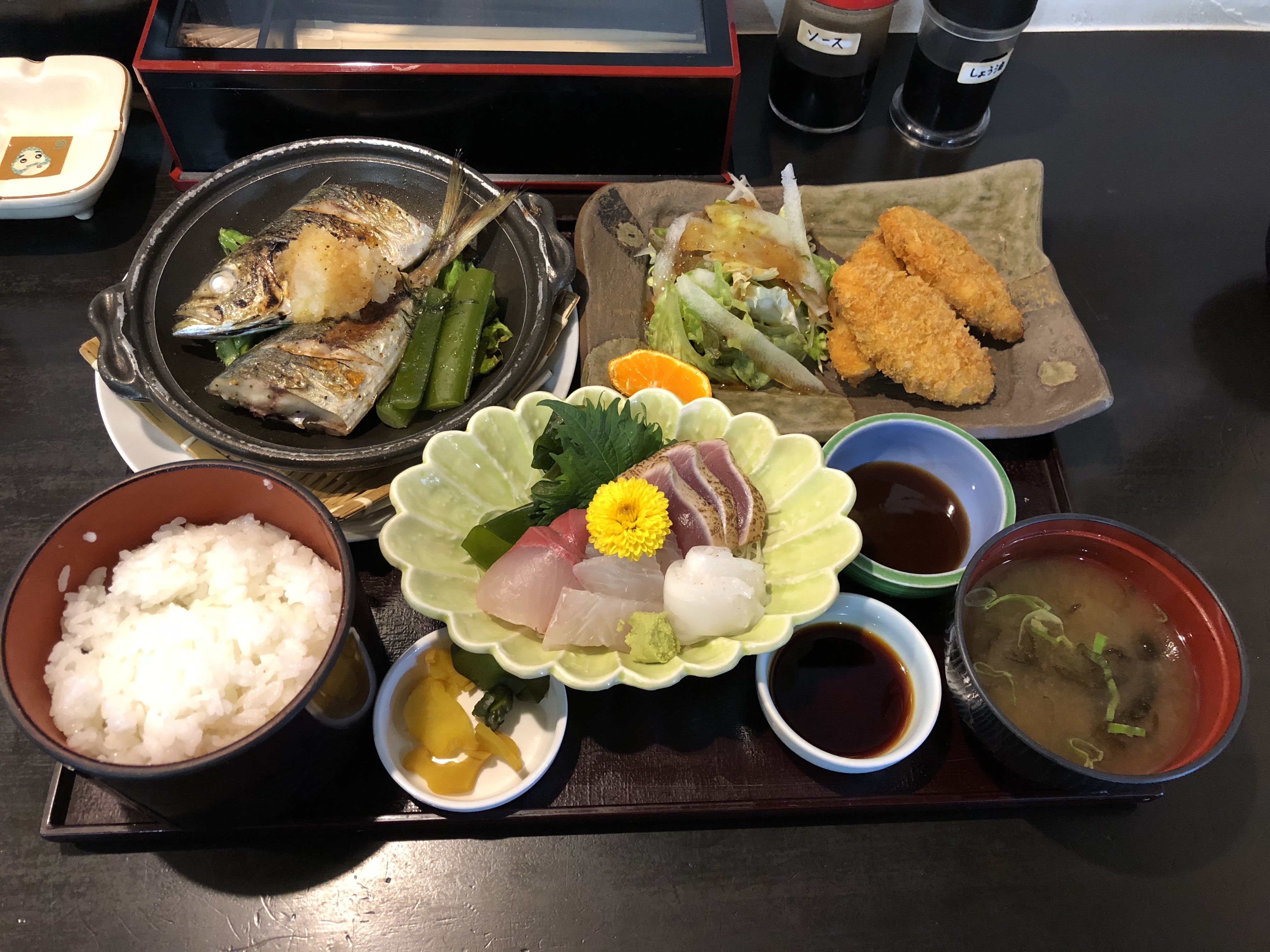 お魚ランチ 二代目魚河岸 しまさく こうちゃんそれ抜いたらあかんで お魚ランチ 二代目魚河岸 しまさく こうちゃんそれ抜いたらあかんで