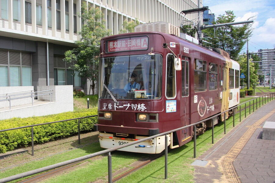 熊本市交通局 90形 黒糖ドーナツ棒ラッピング車 中島の鉄道ブログ