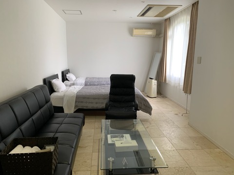 591B37B6-ED70-4073-BA66-00A2A764332A