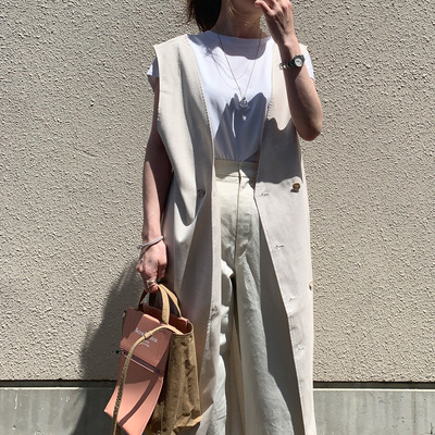 DB0498DC-7D74-4AE3-9201-48C7A7218DA5