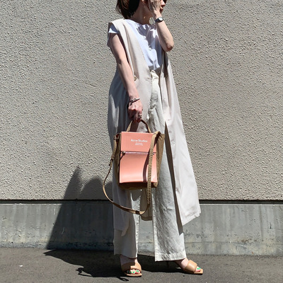 B9E089C2-46A8-495B-9E48-3E8F902859F3