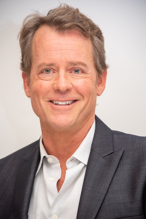 Greg Kinnear