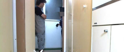 金バエ警察と応対