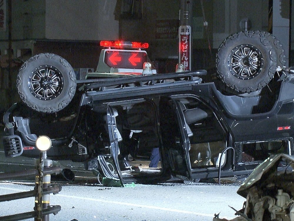 最強アメ車 ハマー 軽自動車に負けて横転ww まとメメちゃん 最強アメ車 ハマー 軽自動車に負けて横転ww まとメメちゃん
