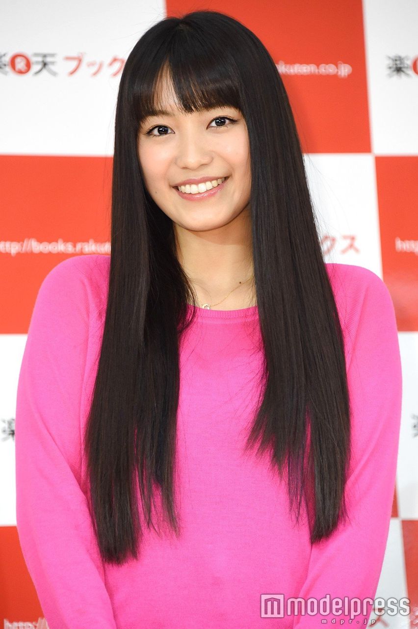 歌手 Miwa ロングヘアばっさりショートに大胆イメチェン 衝撃の可愛さ 天使 驚きと絶賛の声飛び交う まとメメちゃん 歌手 Miwa ロングヘアばっさりショートに大胆イメチェン 衝撃の可愛さ 天使 驚きと絶賛の声飛び交う まとメメちゃん