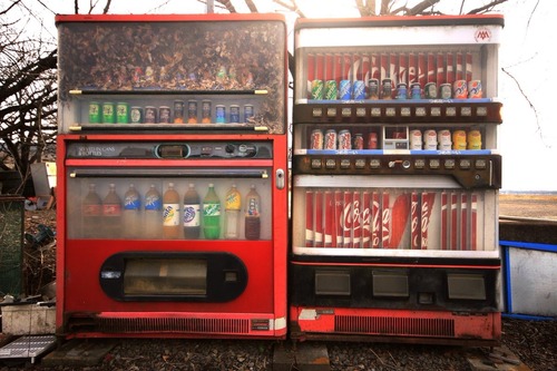 年前のコカ コーラ自販機のラインナップがこれ まとメメちゃん