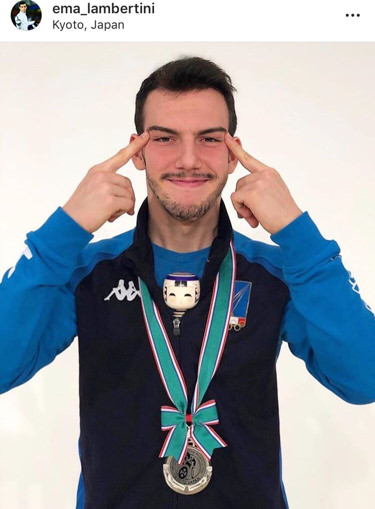イタリア人 日本で1週間寿司食ったら つり目 になったw とインスタ映えして炎上w まとメメちゃん イタリア人 日本で1週間寿司食ったら つり目 になったw とインスタ映えして炎上w まとメメちゃん