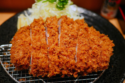 とんかつ屋店主 とんかつ屋に来る客は美味しいソースと揚げたてのとんかつが出てくればそれで満足 まとメメちゃん とんかつ屋店主 とんかつ屋に来る客は美味しいソースと揚げたてのとんかつが出てくればそれで満足 まとメメちゃん