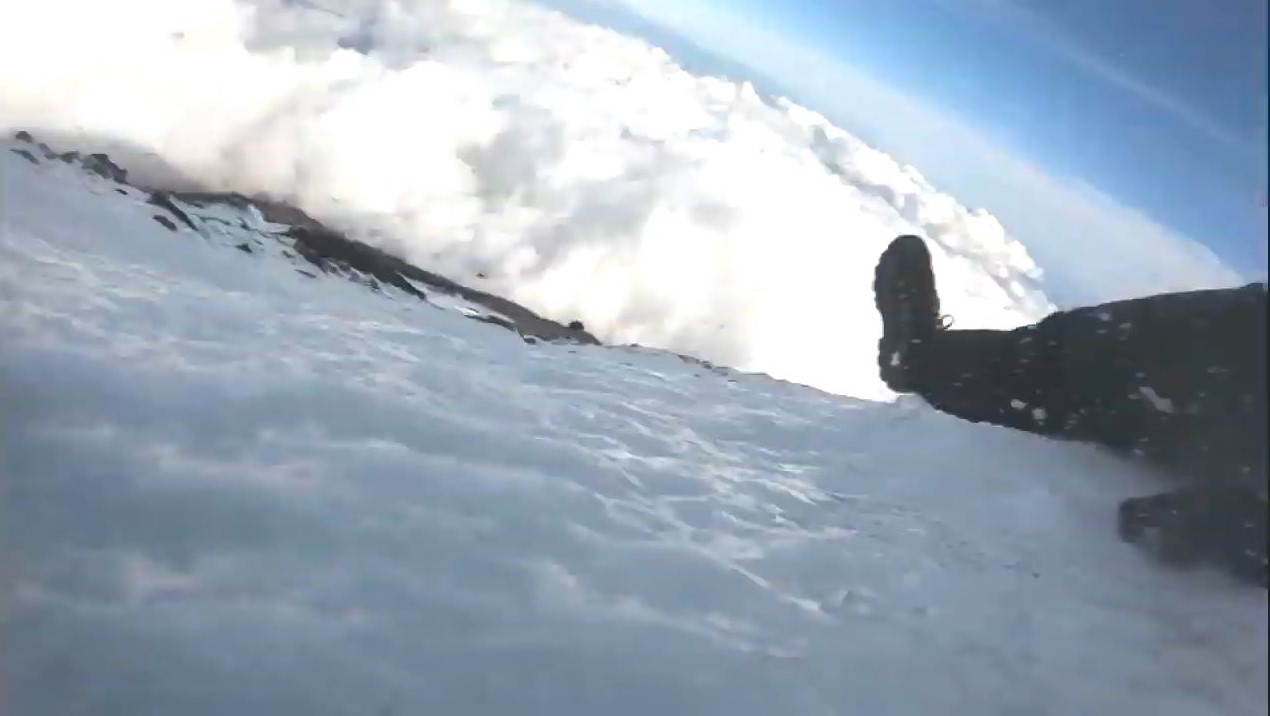 富士山登山ニコ生主 あっ 滑る うわっ まとメメちゃん