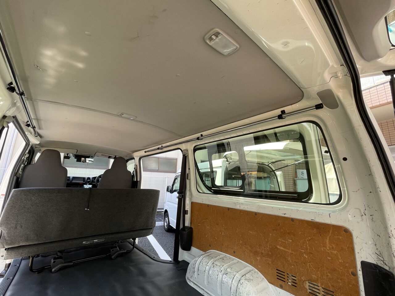 ハイエースS-GL90サイドバー写真付き取り付け説明書付き車体側穴あけ加工不要 ハイエースS-GL90サイドバー写真付き取り付け説明書付き車体側穴あけ