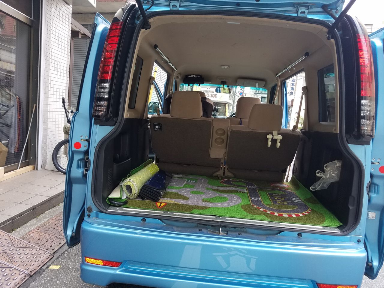 第3話、ホンダのバモス、ステンレスサイドバー取り付けタイプ : 車内