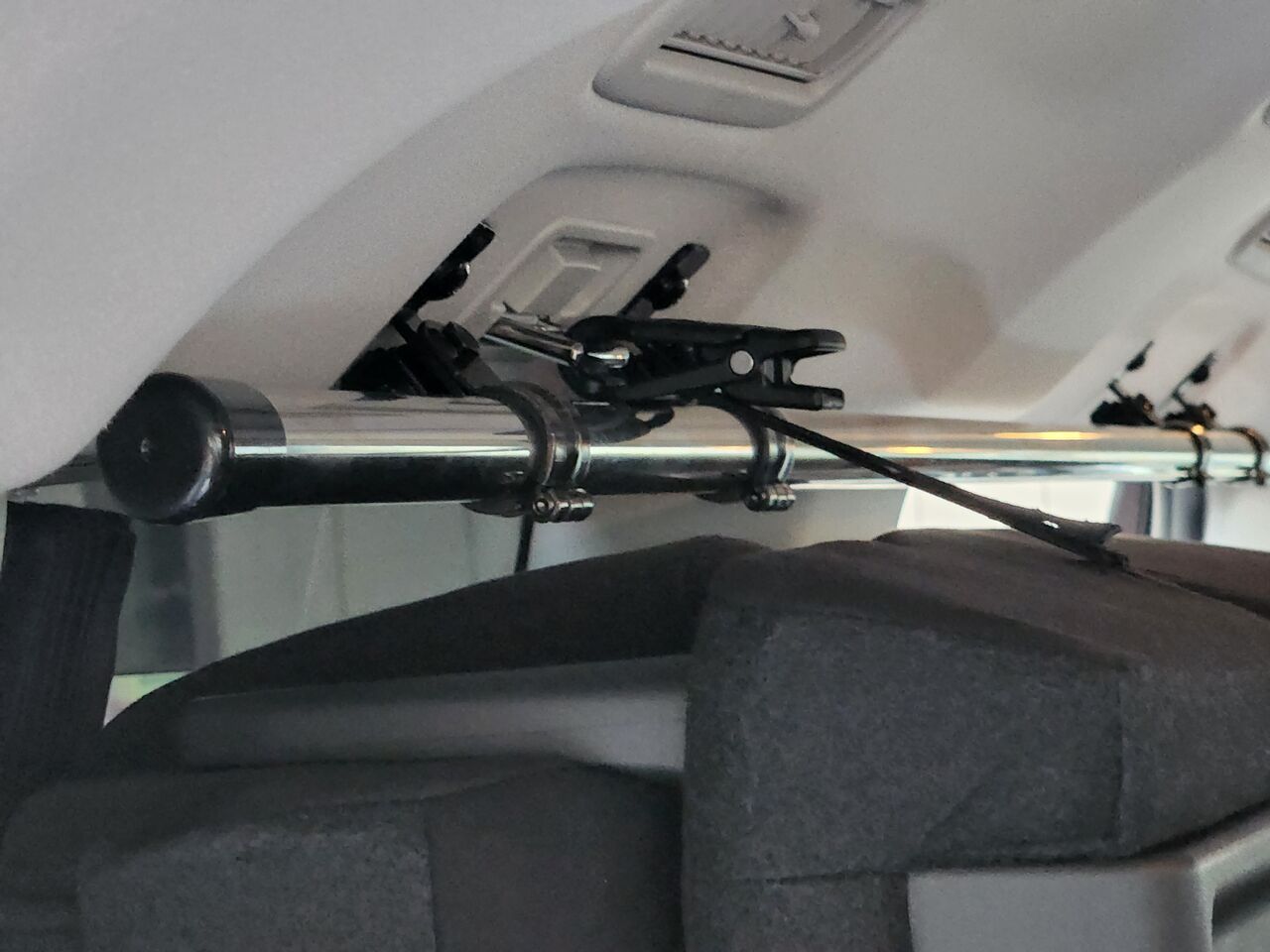 デリカD:5 サイドバー取り付け : 車内キャリアのなみのりこぞう 