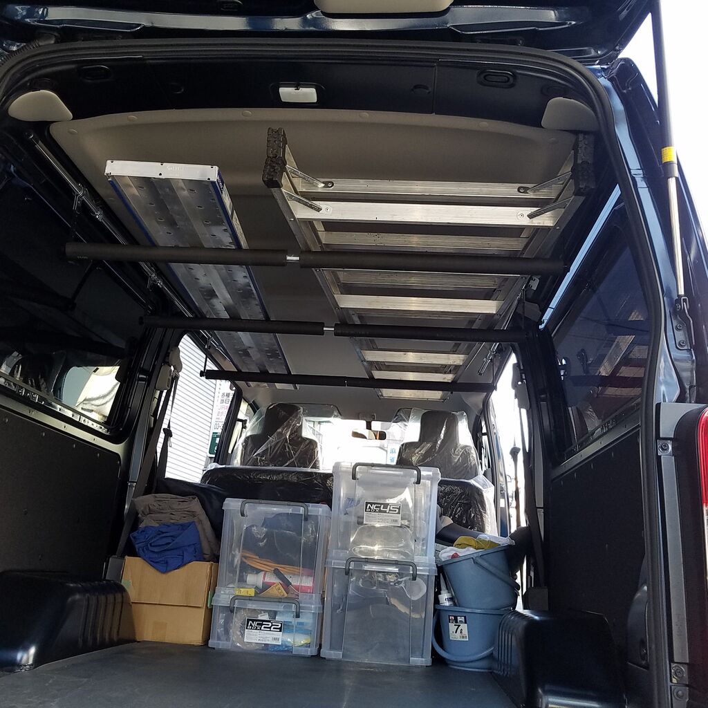 Nv350キャラバンdx サイドバー３本で脚立を乗せる なみのりこぞう スタッフブログ