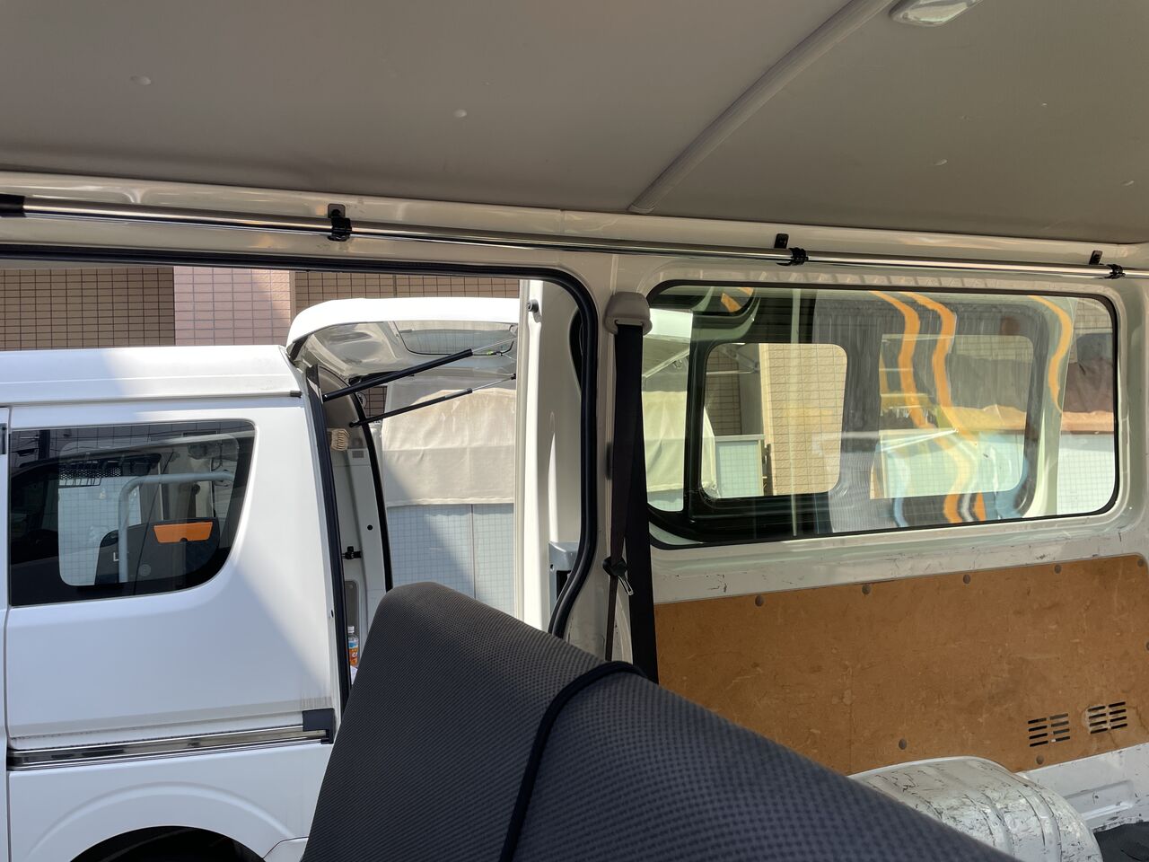 ハイエースS-GL90cmサイドバー　写真付き取り付け説明書車内側穴あけ加工不要 ハイエース S-GL サイドバー（写真付き取り付け説明書付き 車体