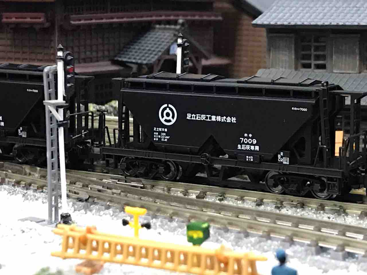 KATO 伯備線 石灰輸送貨物列車 入線 : なみとの風 KATO 伯備線 石灰輸送貨物列車 入線 : なみとの風