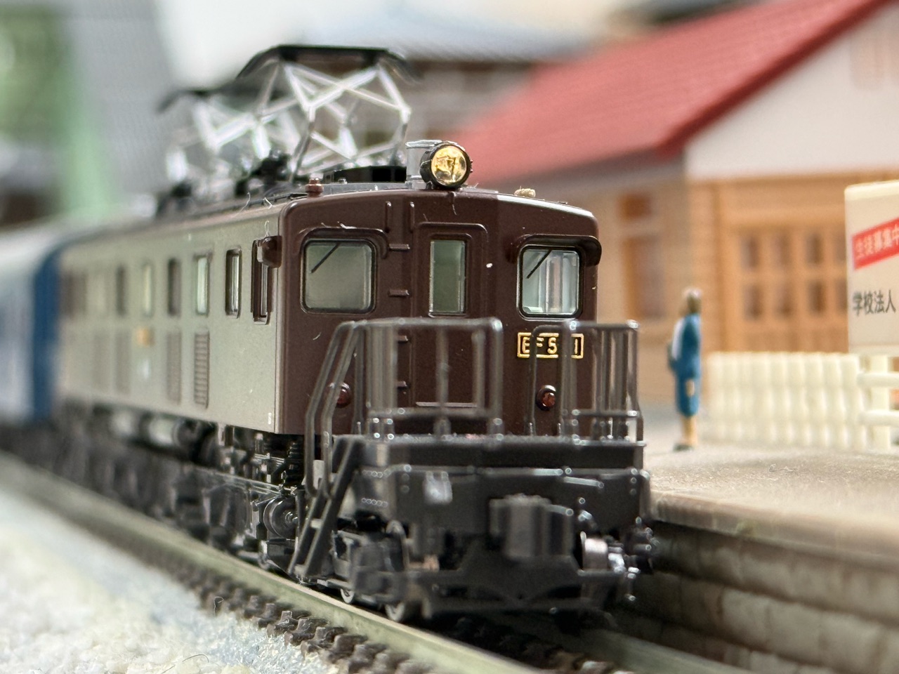 KATO EF57 1 夜行急行「八甲田」入線 : なみとの風