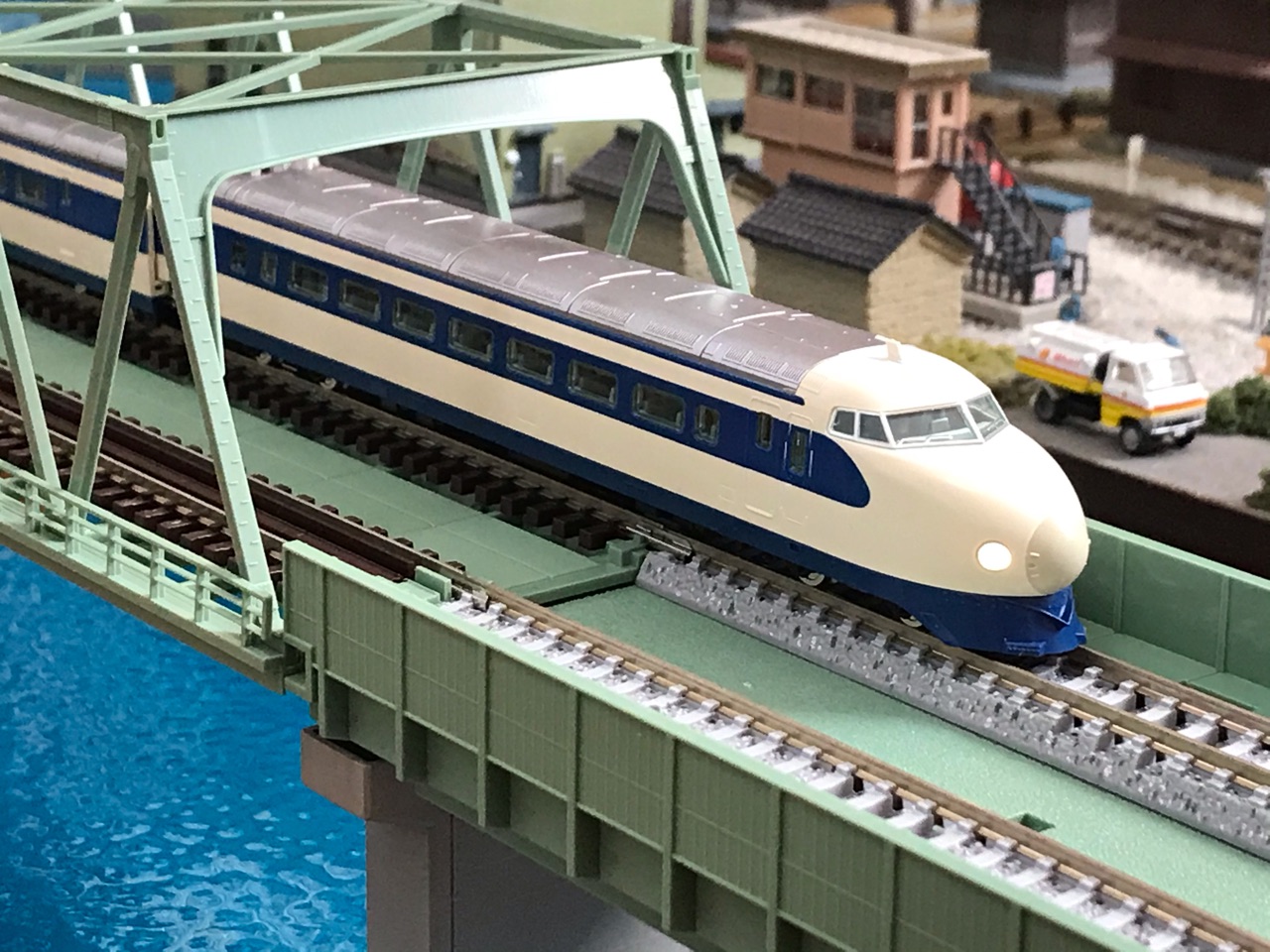 商舗 Nゲージ Tomix トミックス 国鉄 0系 東海道山陽新幹線 大窓初期型ひかり博多開業時編成 8両基本セット 室内灯組込 10号車 M車 の扉に色とびあり Fucoa Cl