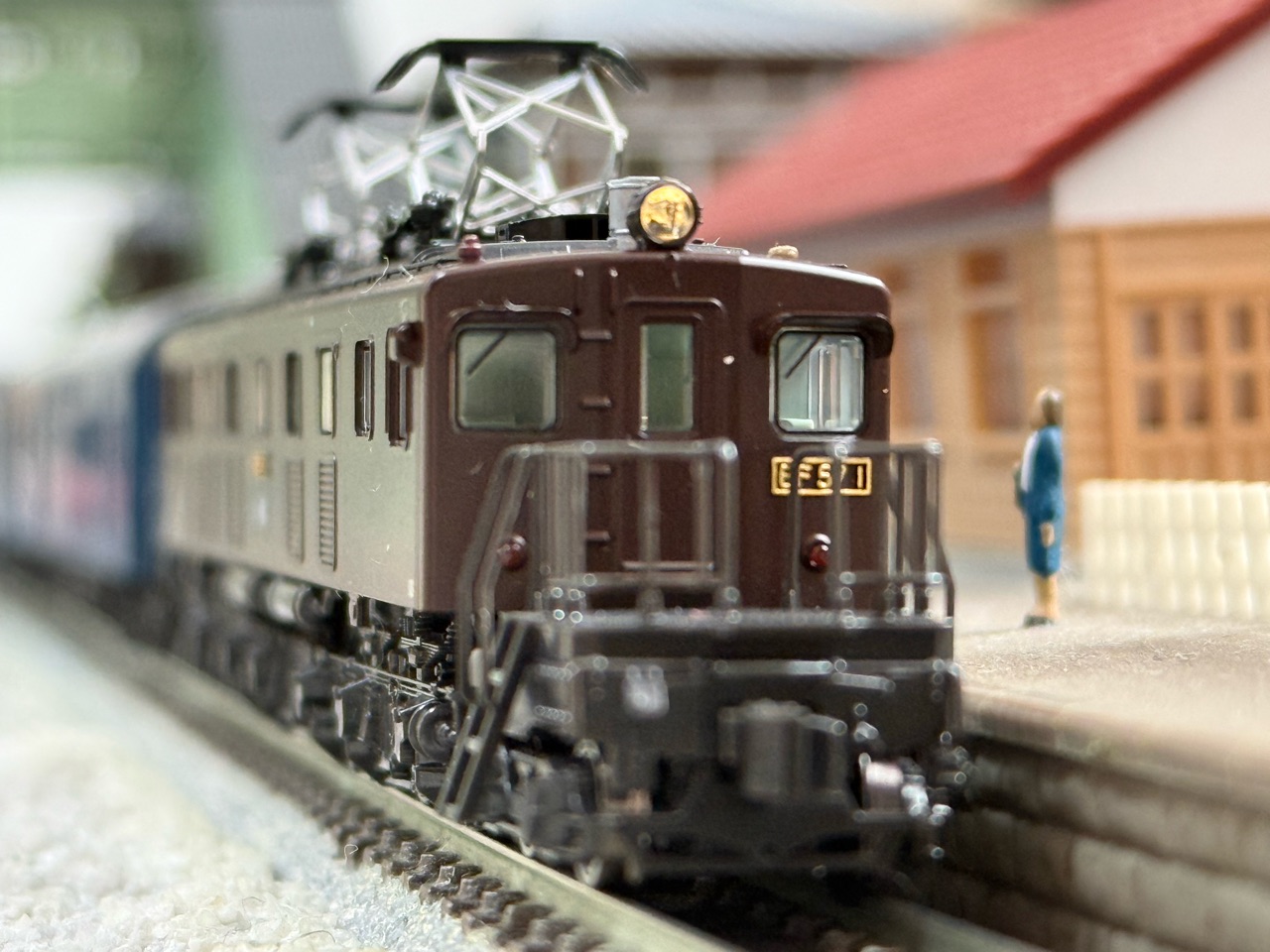 KATO EF57 1 夜行急行「八甲田」入線 : なみとの風