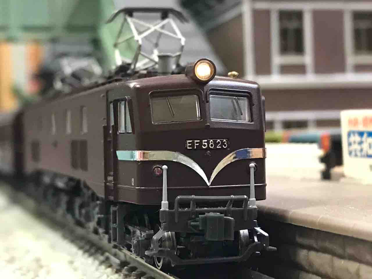 好評 祝！ さらにEF58が EF58（上越型（茶）+小窓（茶））入線