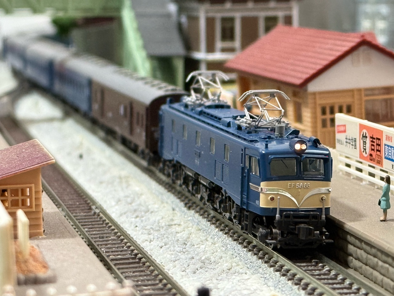 KATO EF58 竜華機関区 夜行鈍行「はやたま」入線 : なみとの風