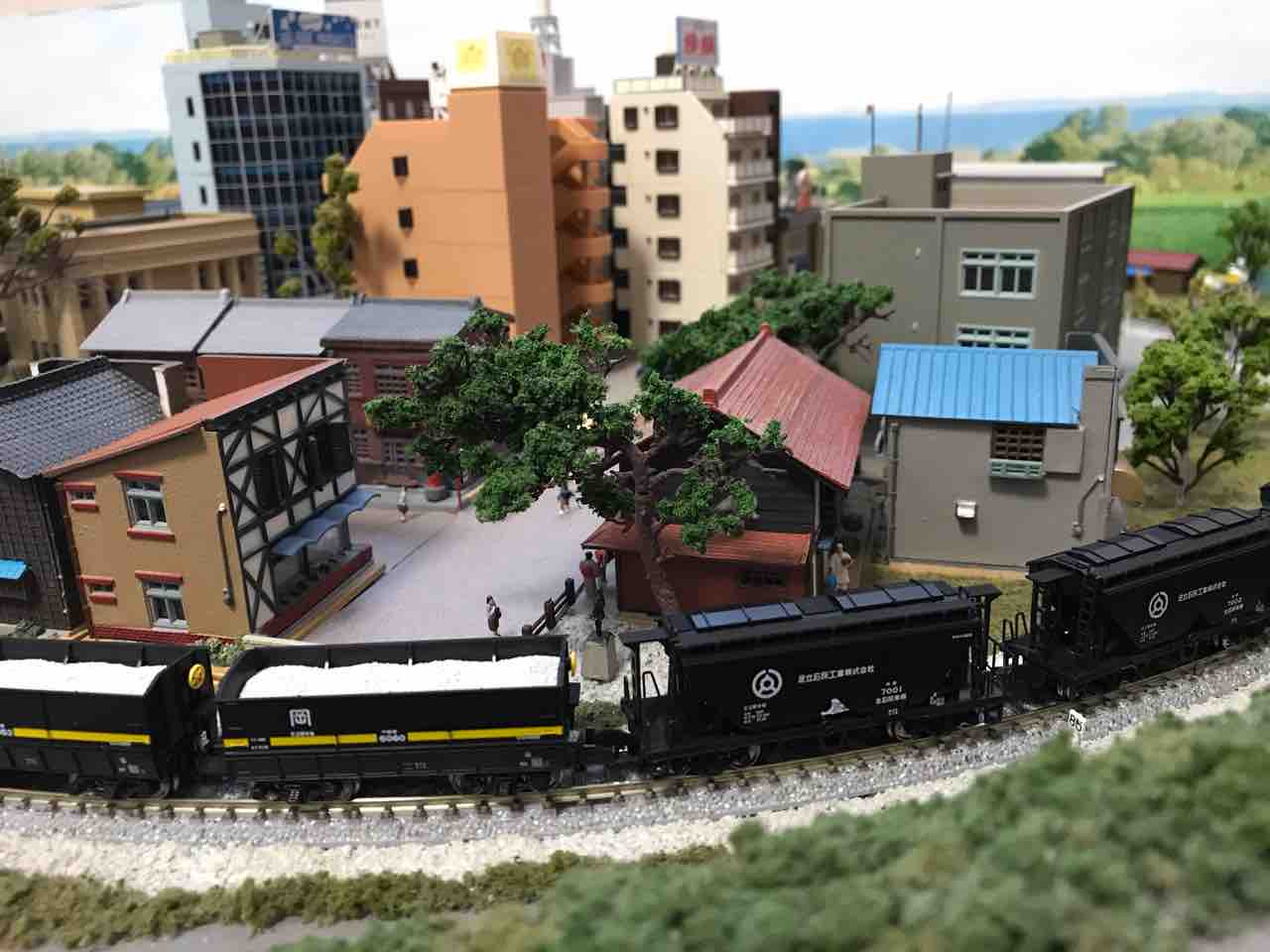 KATO 伯備線 石灰輸送貨物列車 入線 : なみとの風 KATO 伯備線 石灰輸送貨物列車 入線 : なみとの風