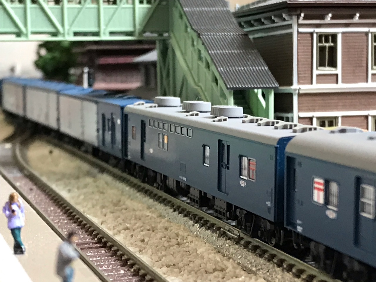 KATO 郵便・荷物列車「東海道・山陽」B 入線 : なみとの風