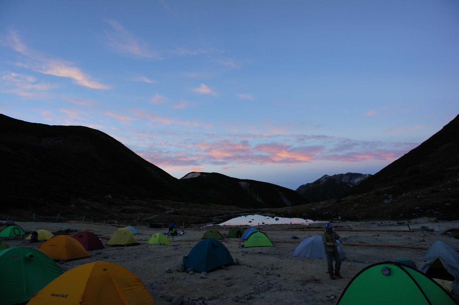 北アルプスのど真ん中目指して ２日目 快晴パノラマ縦走 １ ななとがめのいる生活