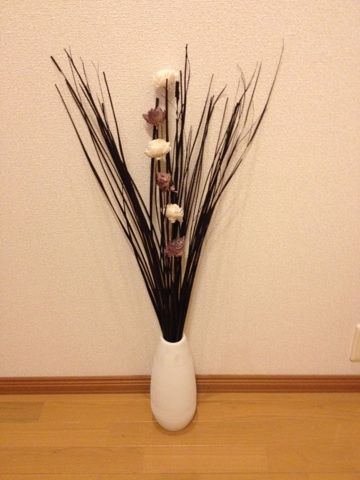 ニトリの白黒モダンな掛け時計と造花で素敵空間に 美的収納を目指すsimple World ニトリの白黒モダンな掛け時計と造花で素敵空間に 美的収納を目指すsimple World