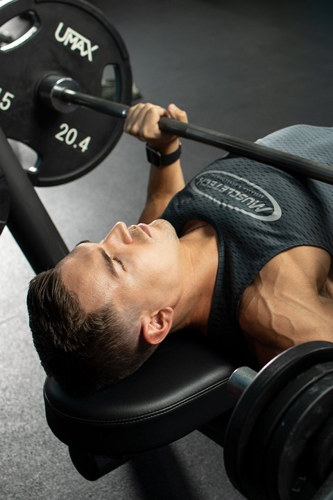 4-tip-driven-exercises-to-power-up-your-chest-training-tall