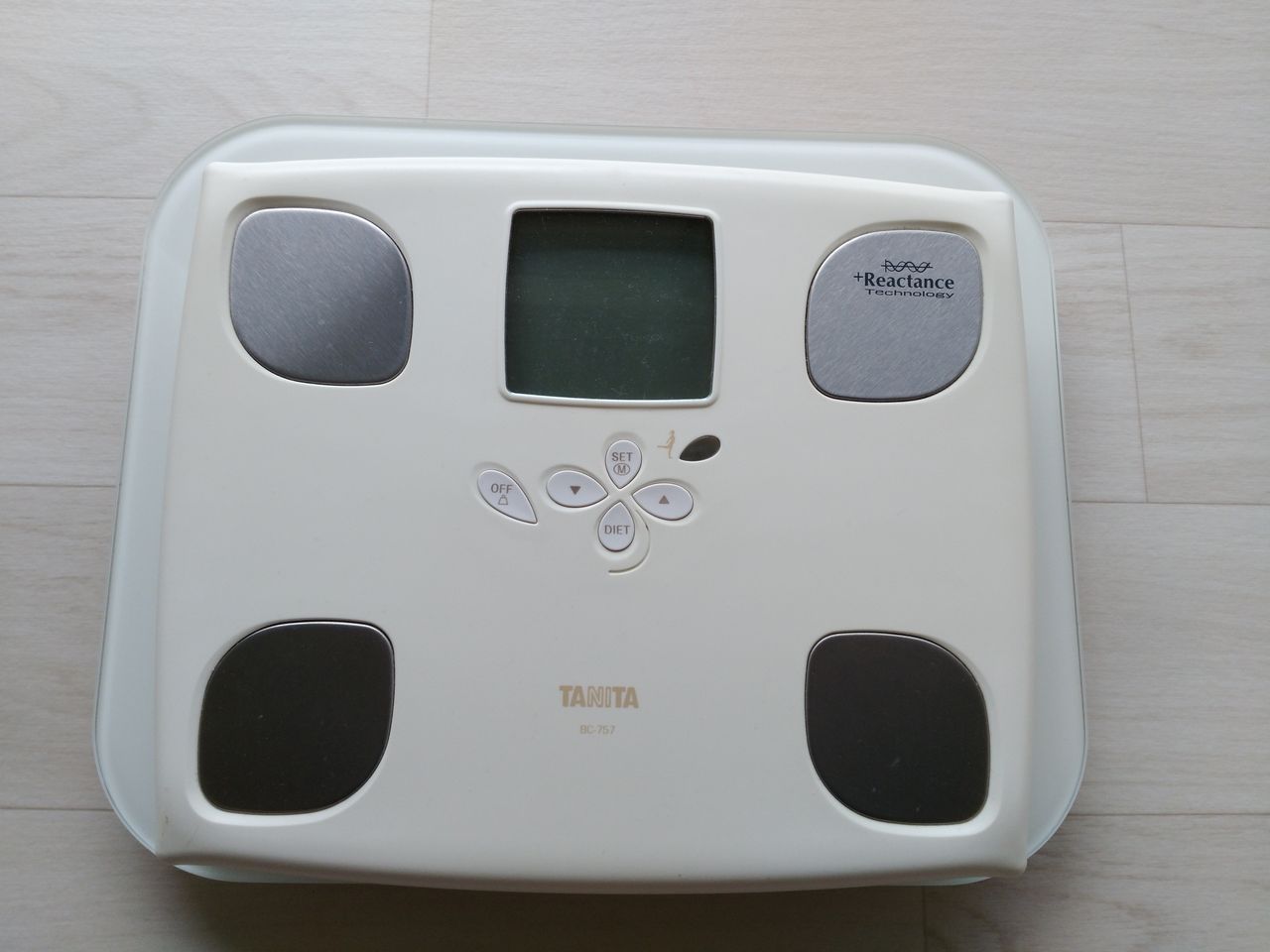 No 87 電池の要らないシンプルな体重計 ななとたまとの毎日がエブリデイ No 87 電池の要らないシンプルな体重計 ななとたまとの毎日がエブリデイ