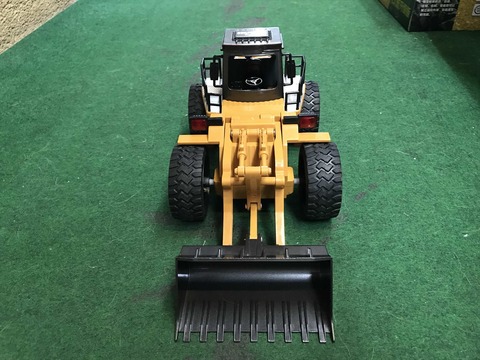 子供から大人まで楽しめるラジコンです。