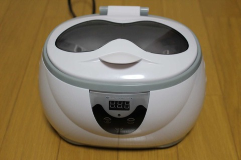 コンパクトサイズの超音波洗浄器です。