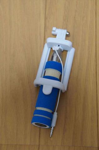 コンパクトな自撮り棒です。