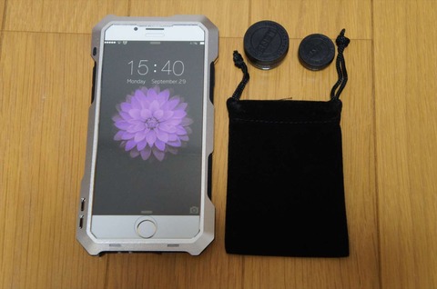 わずか数秒でスマホレンズがセットできるケースです。