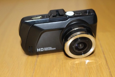 この価格ではあり得ないほど高性能なドライブレコーダーです。