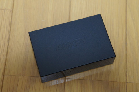 コンパクトだが力持ちの充電器です。