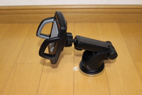 ネックが伸びて、スマホをらくらく操作