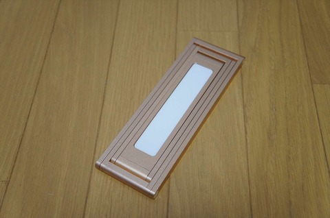 使わない時は折り畳んで、コンパクトに収納できます