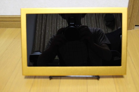 USBからも給電できる外部ディスプレイです。