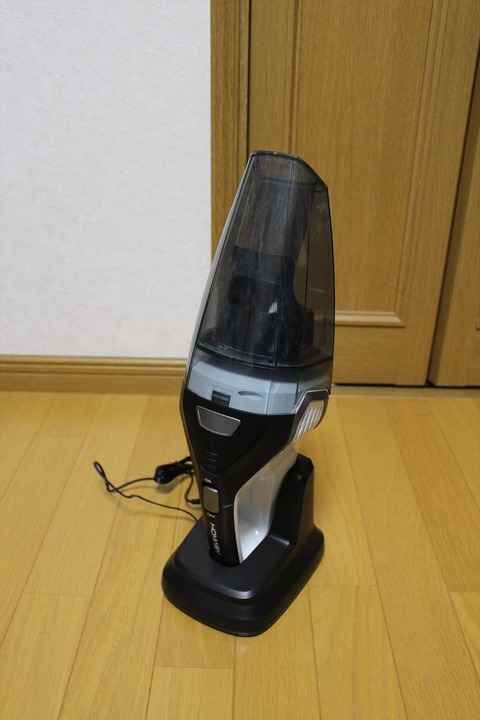 強力な吸引力と充電スタンドが付属ということを考えると、この価格は絶対に安いです