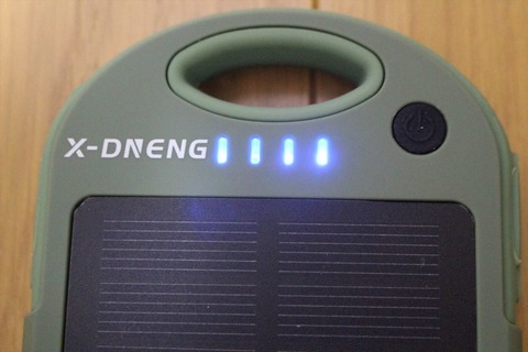 ソーラーパネル搭載の大容量モバイルバッテリーでは最安値では！？